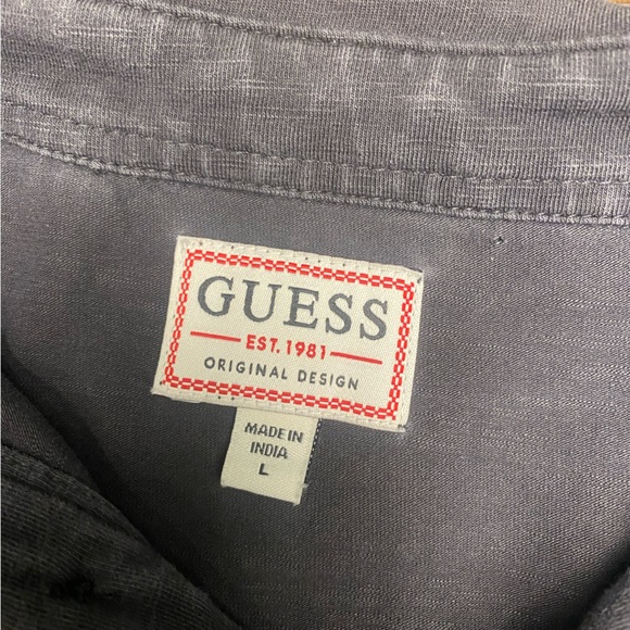 Guess button up shirt - Picture 2 of 3